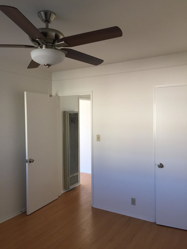 Bedroom - 3857 1/2 Midway Ave