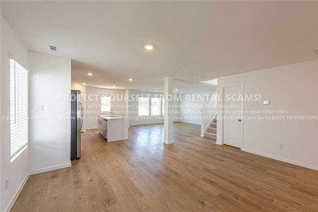 Building Photo - 605 Marsol St