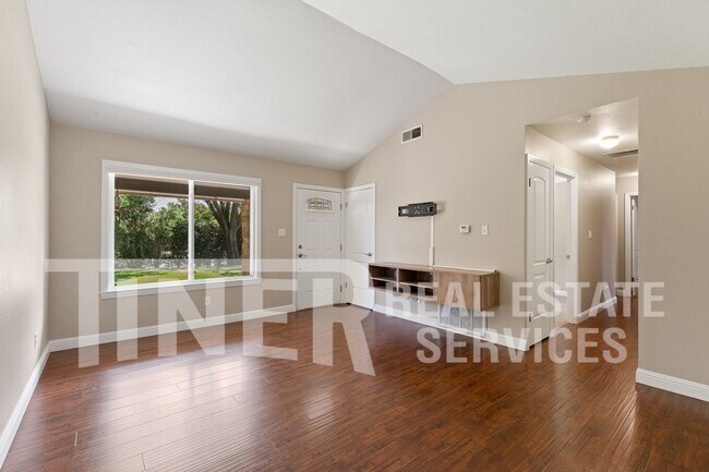 Building Photo - 8950 Salmon Falls Dr