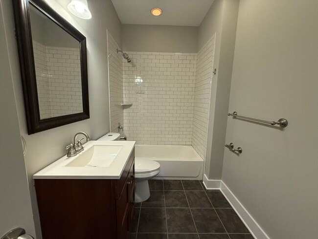 Building Photo - For Rent - Beautiful South Nashville House