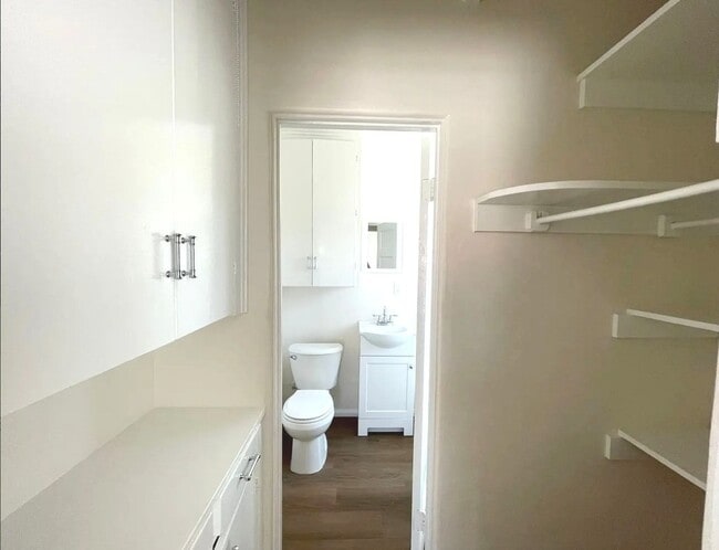 Building Photo - Charming Studio in National City – Private...