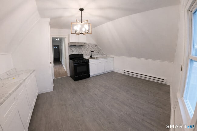 Building Photo - 69 W Liberty St