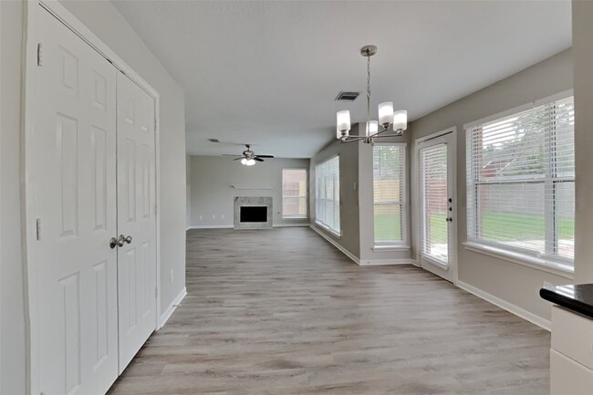 Building Photo - 12827 Deer Cove Ln