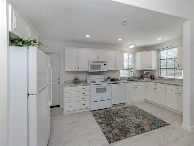 Building Photo - 498 Buena Vista Dr