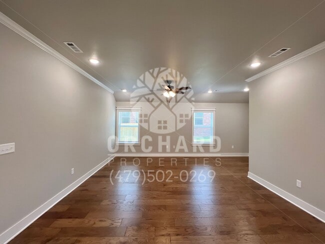 Building Photo - 591 Bradford Dr