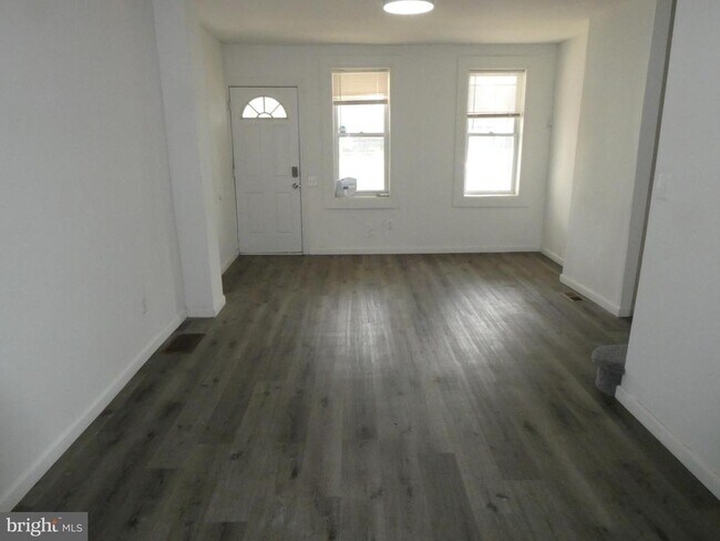 Building Photo - 1610 N 27th St