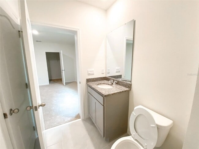 Building Photo - 495 Lily Ln