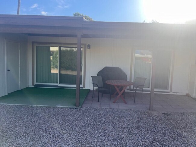 Building Photo - 25246 S Glenburn Dr