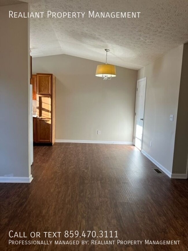 Building Photo - 301 Parker Pl