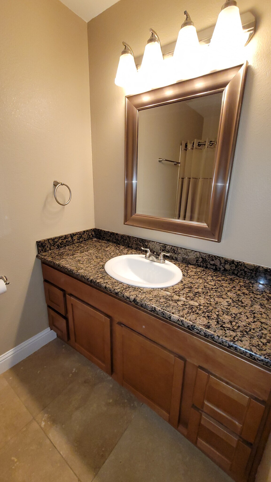 Building Photo - 788 Center Ave