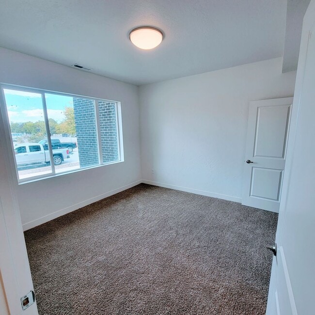 Building Photo - Phenomenal GORGEOUS HOME!!