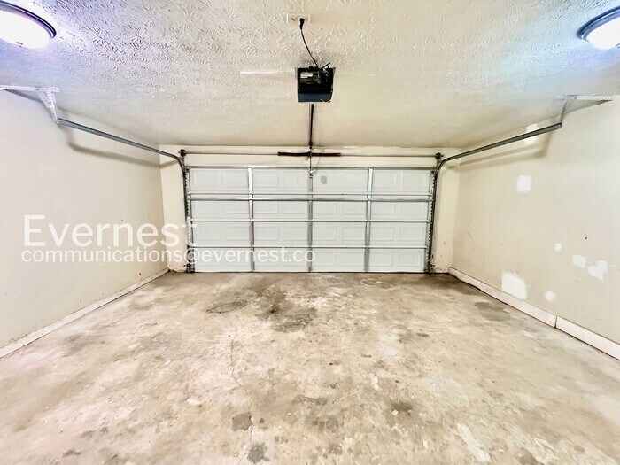 Building Photo - 5049 Donnell Way