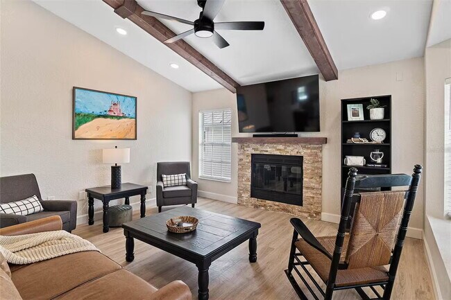 Building Photo - FURNISHED AVAILABLE JANUARY 2026. Beach Re...