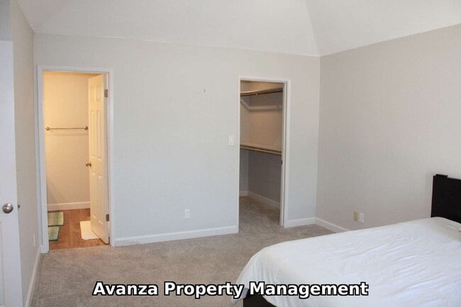 Building Photo - 2 Bed/2 Bath - Home for Rent  Rent: $1,850/month Deposit: $2,775