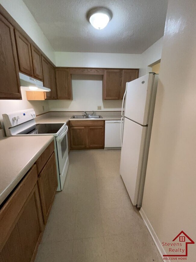 Building Photo - 409 Oriole Dr