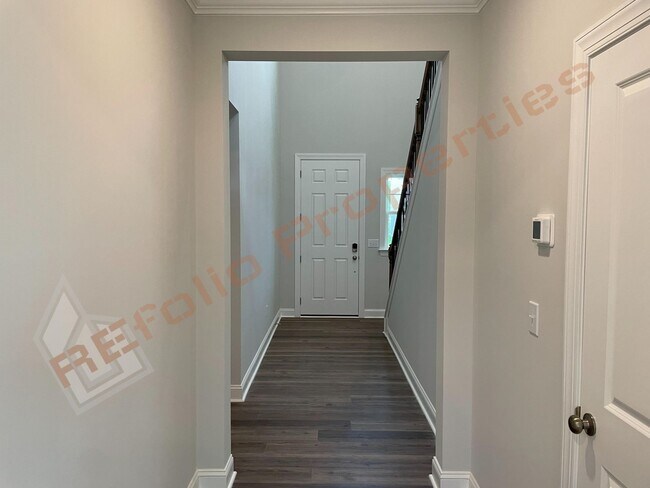 Building Photo - Spacious 4 Bedroom, 3 Bathroom Home w/ 2-C...