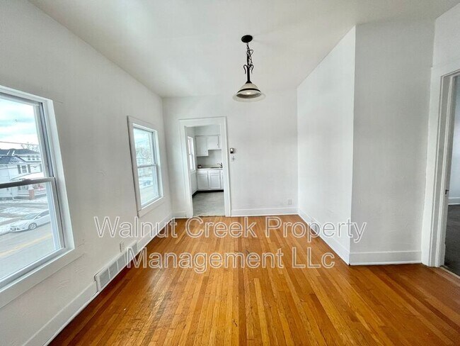 Building Photo - 1184 W 8th St