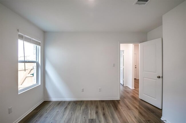 Building Photo - 1740 Catahoula Dr