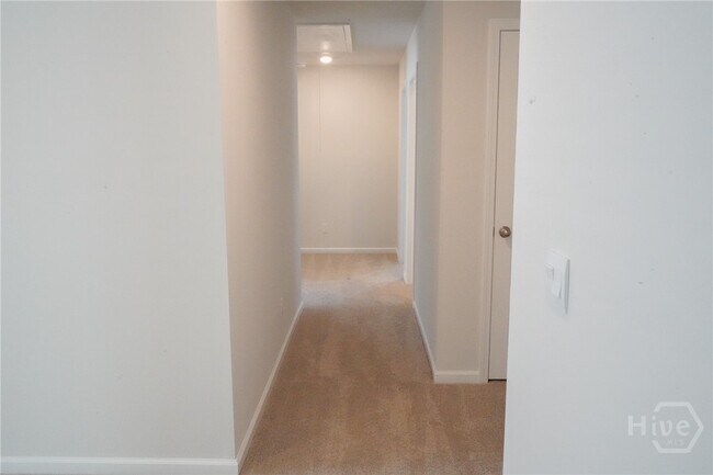 Building Photo - 496 Coconut Dr
