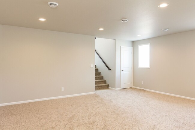 Building Photo - 3-bedroom, 3-bathroom West Fargo Single-Family Home w/ 3 Stall Garage