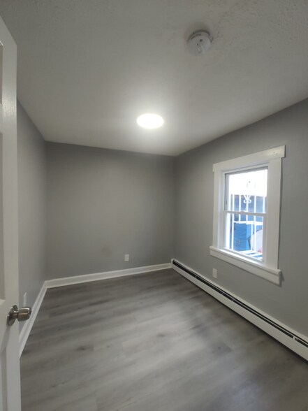 Building Photo - 179 New St