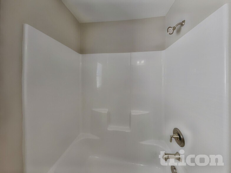 Building Photo - 123 Diploma Dr