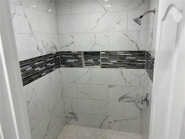 Building Photo - 6347 Ellenwood Dr