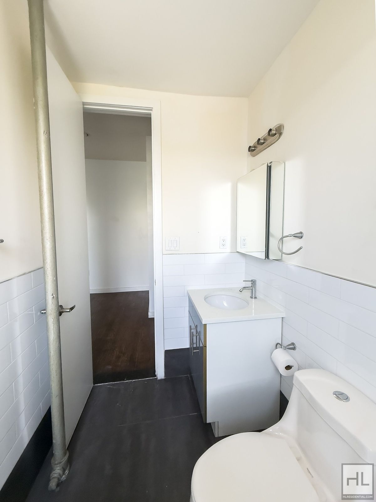 Building Photo - EASTERN PARKWAY / Renovated 2-Bedroom in P...
