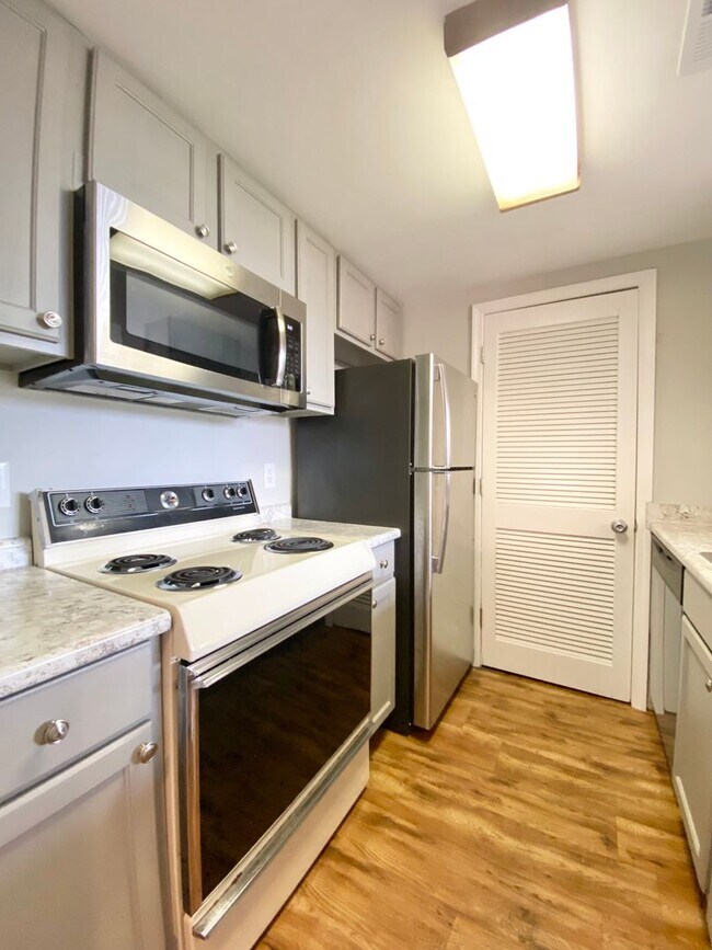 Building Photo - wh605