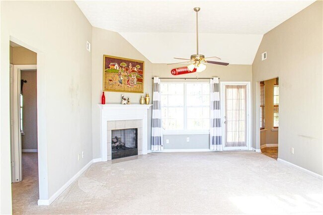 Building Photo - 4445 Scotland Ct SW
