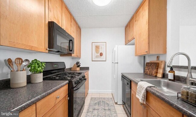 Building Photo - 60 S Van Dorn St