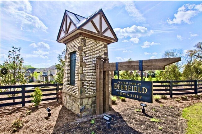 Building Photo - 570 Turlington Pl