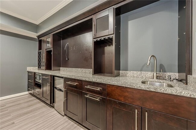 Building Photo - 927 Laurel Wood Ct