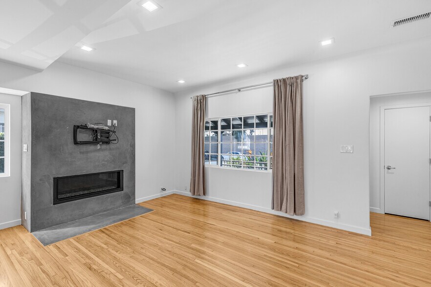 Building Photo - 3620 Tuller Ave