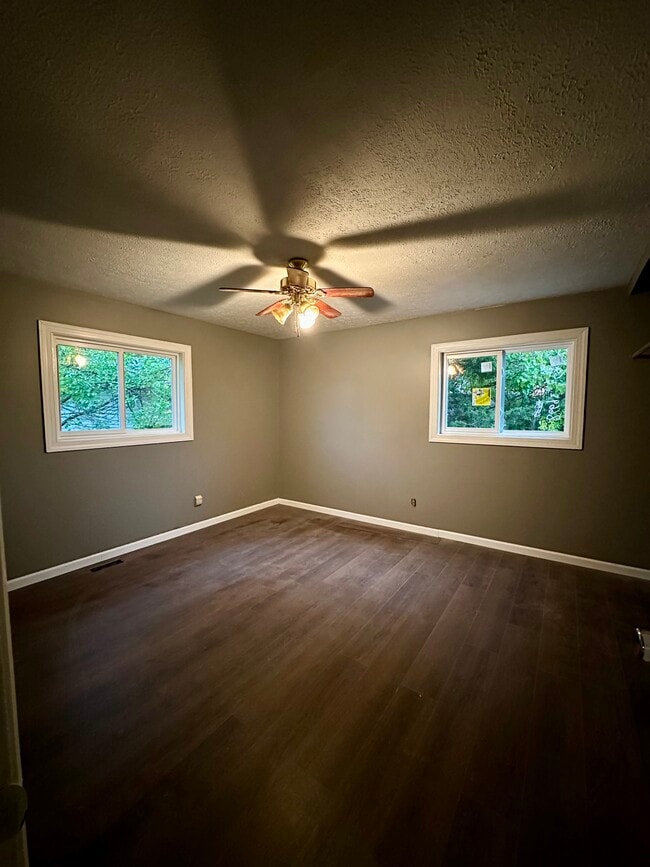 Building Photo - 4927 W Southern Ave