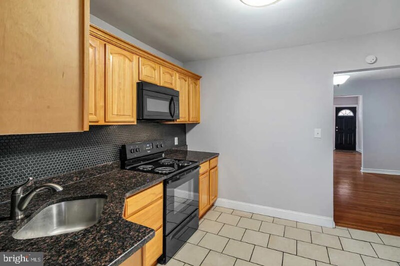 Building Photo - 2100 Mifflin St