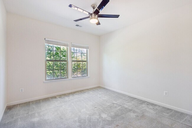 Building Photo - Welcome to this stunning 3-bedroom, 2.5-ba...