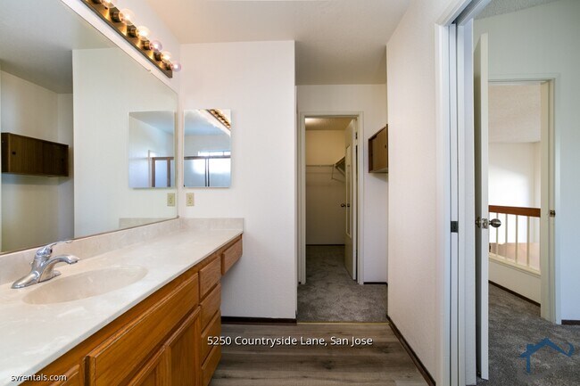 Building Photo - 5250 Countryside Ln