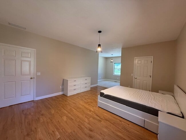 Building Photo - Maroa-Forsyth Ranch For Rent!