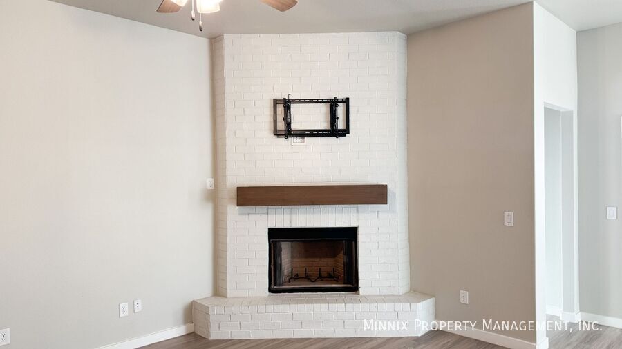 Building Photo - 3407 Bryan Ave