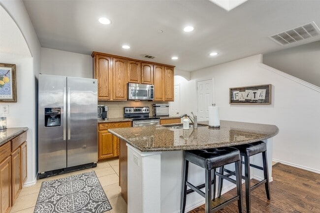 Building Photo - 1136 Landon Ln