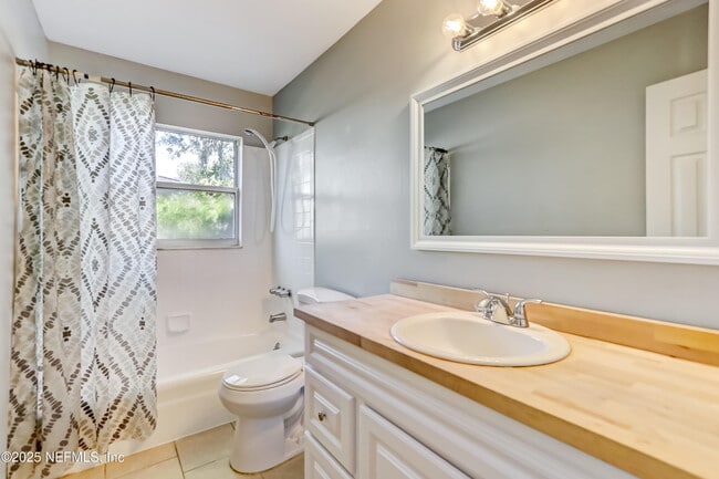 Building Photo - 3400 Red Oak Cir