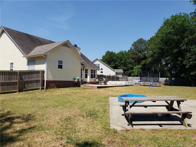 Building Photo - 115 Silverberry Ct