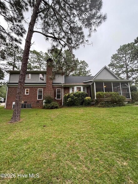 Building Photo - 464 Summerlea Dr