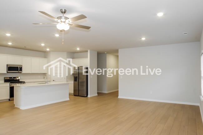 Building Photo - 230 Exeter St