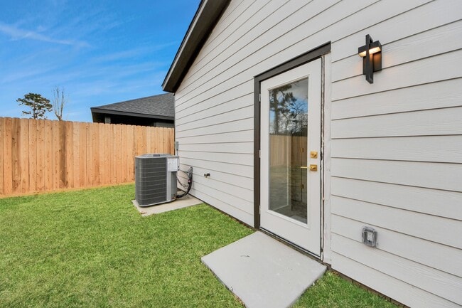 Building Photo - 9309 Caddo Rd