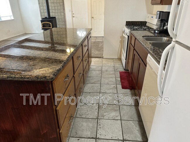 Building Photo - 2051 Inman Ave