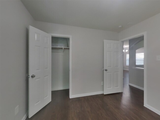 Building Photo - 2331 Gianna Way