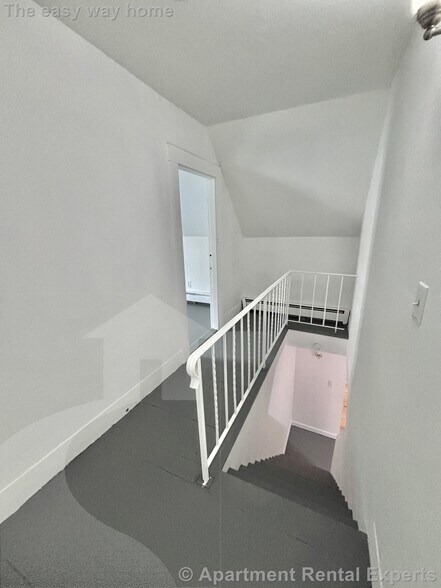 Building Photo - 509 Medford St