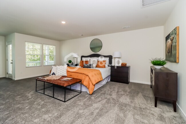 Building Photo - Fantastic 3bd/2ba home! Let yourself in!